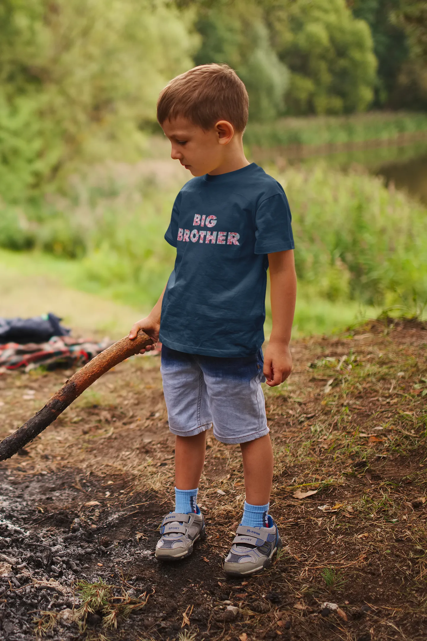 Big Brother T-Shirt Mae