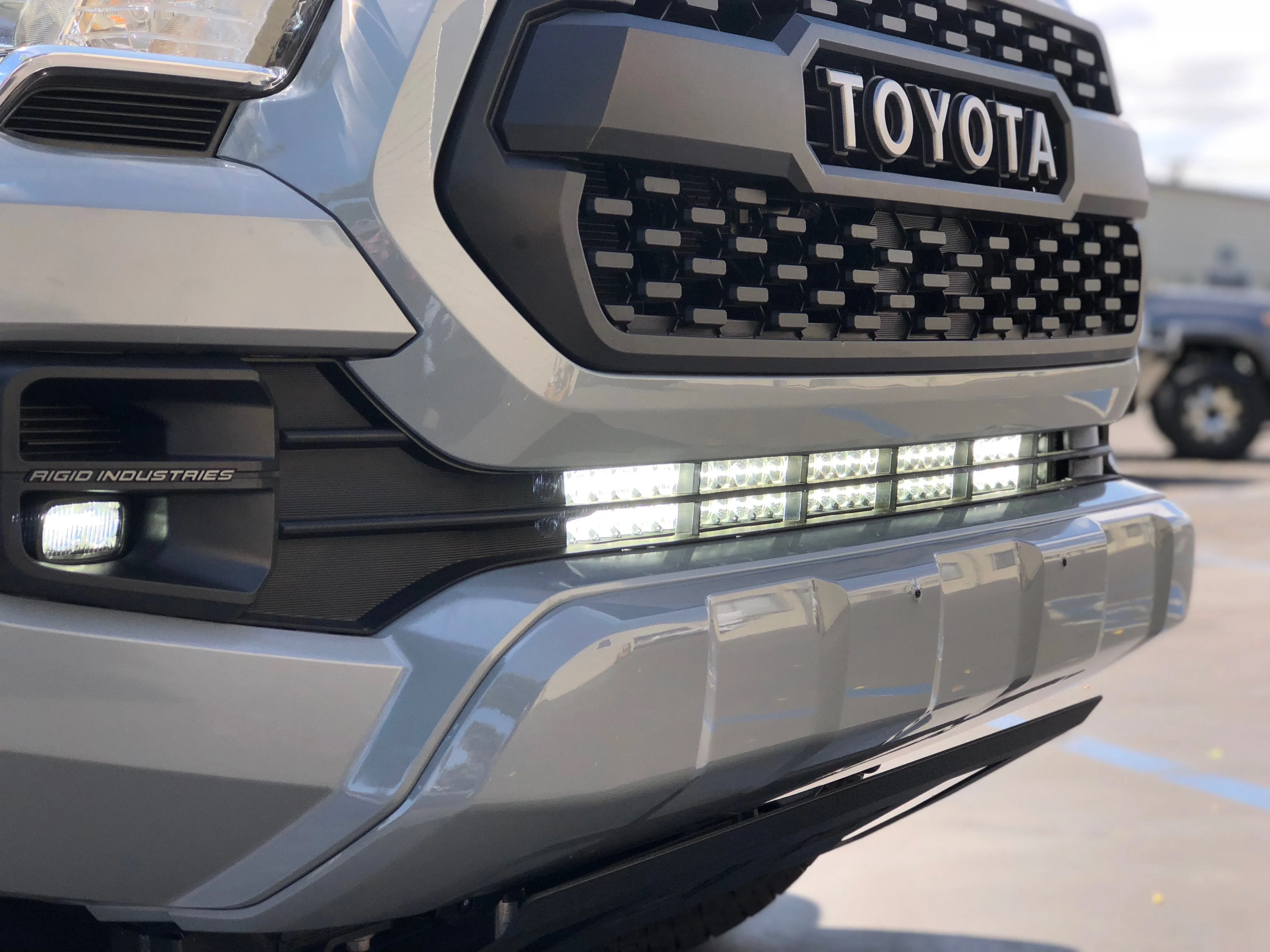 Cali Raised 2016-2023 Toyota Tacoma 32" Light Bar Lower Bumper Hidden Brackets