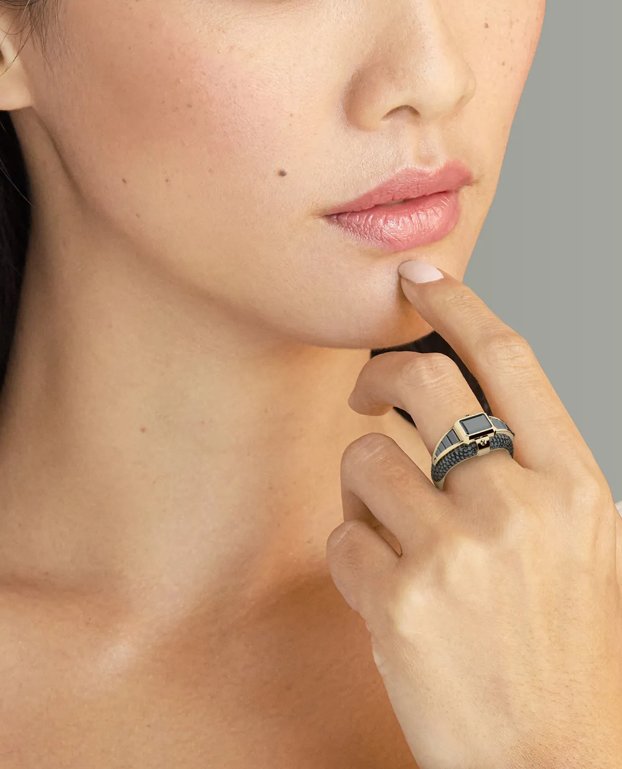 CARLIN Gold Signet Ring with 3.10ct Black Diamonds