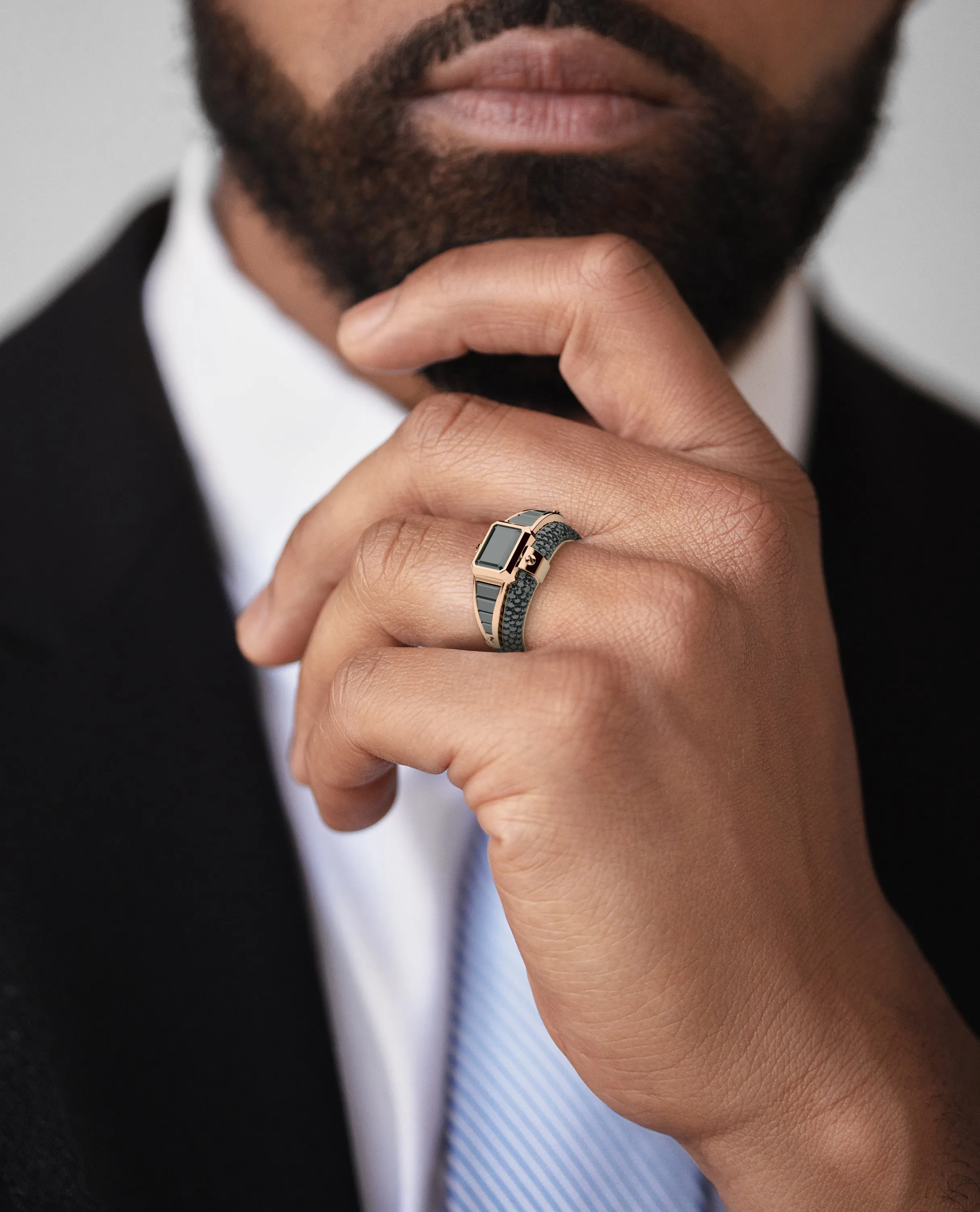 CARLIN Gold Signet Ring with 3.10ct Black Diamonds