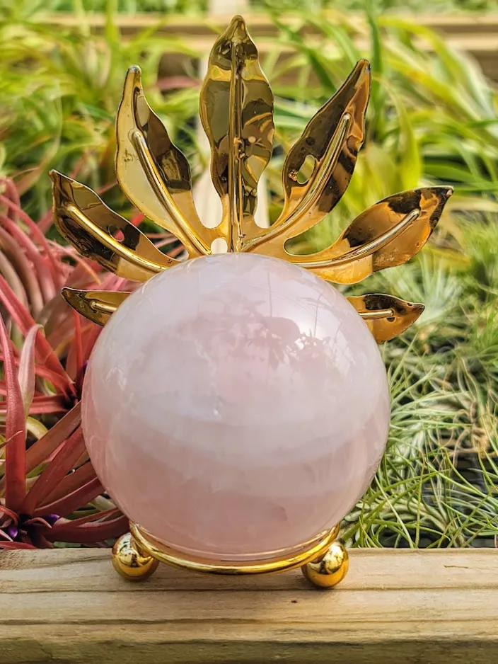Golden Leaf Crystal Stand