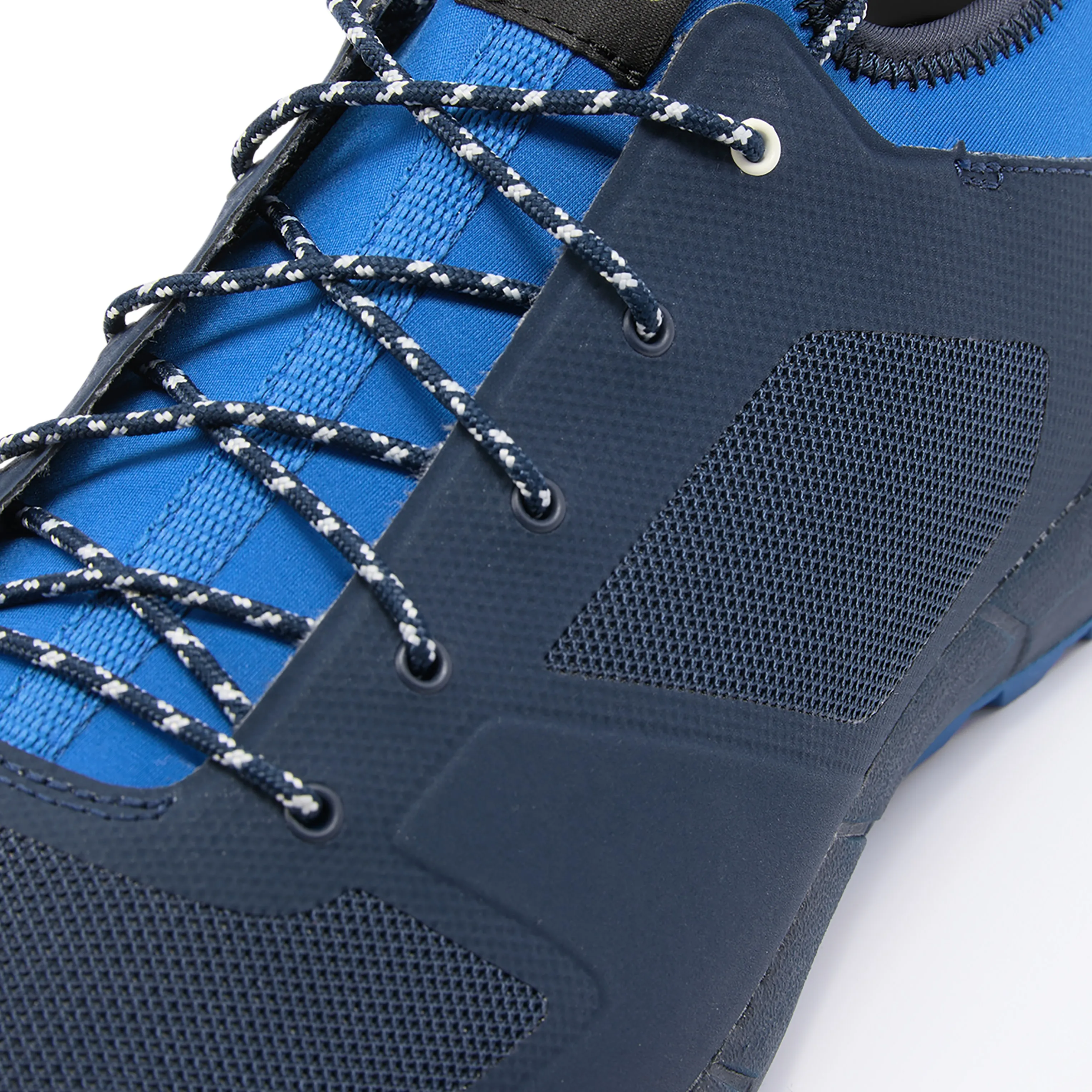 Haglöfs L.I.M Low Men Tarn Blue/Storm Blue | Buy Haglöfs L.I.M Low Men Tarn Blue/Storm Blue here | Outnorth