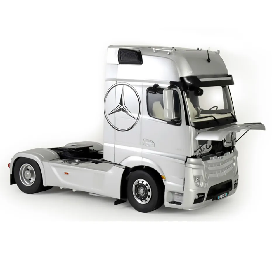 Italeri Mercedes Benz Actros MP4 Gigaspace - 1/24