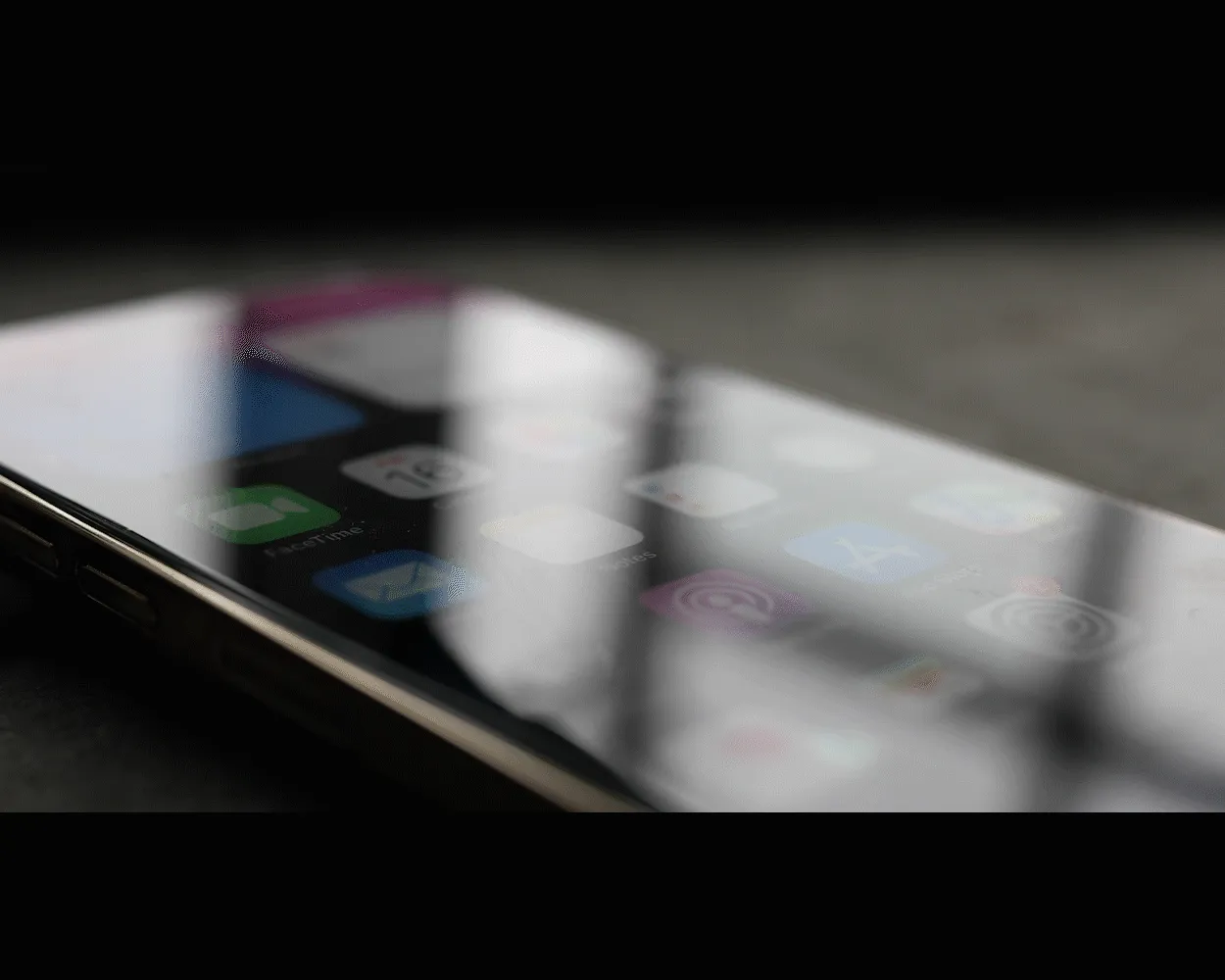 Premium Tempered Glass Screen Protector (x2) - Apple iPhone 16 Pro